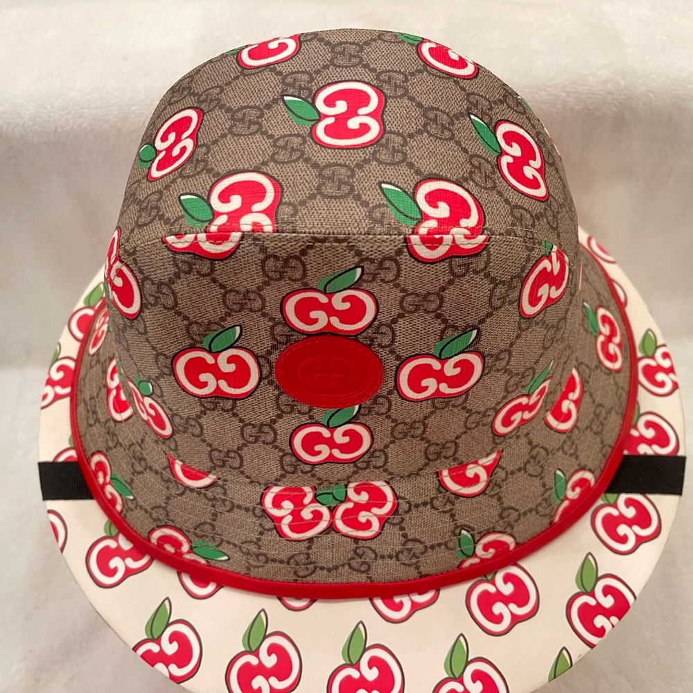 GUCCI GG Apple Bucket Hat